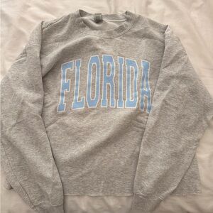 Women’s Gray Slighty Cropped Sweatshirt